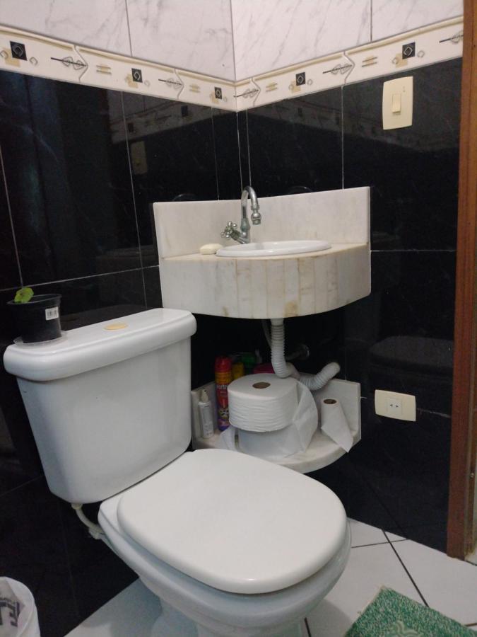 Quarto Em Peruibe Ha 700M Da Praia Exterior foto
